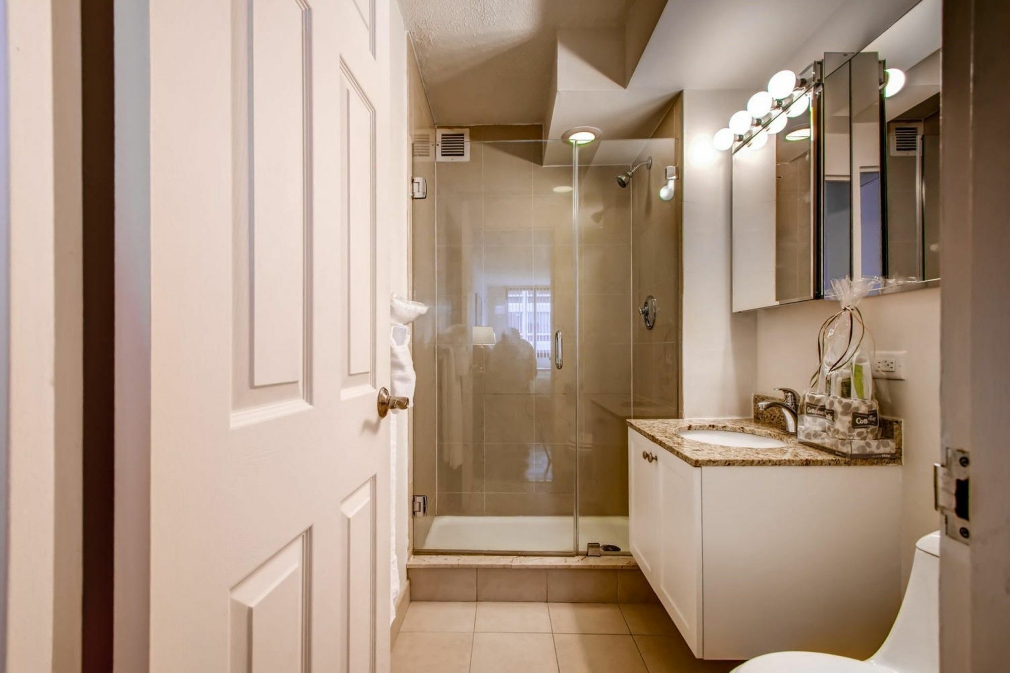 בוסטון Global Luxury Suites At The Commonwealth מראה חיצוני תמונה